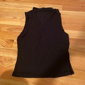 black tank top!
